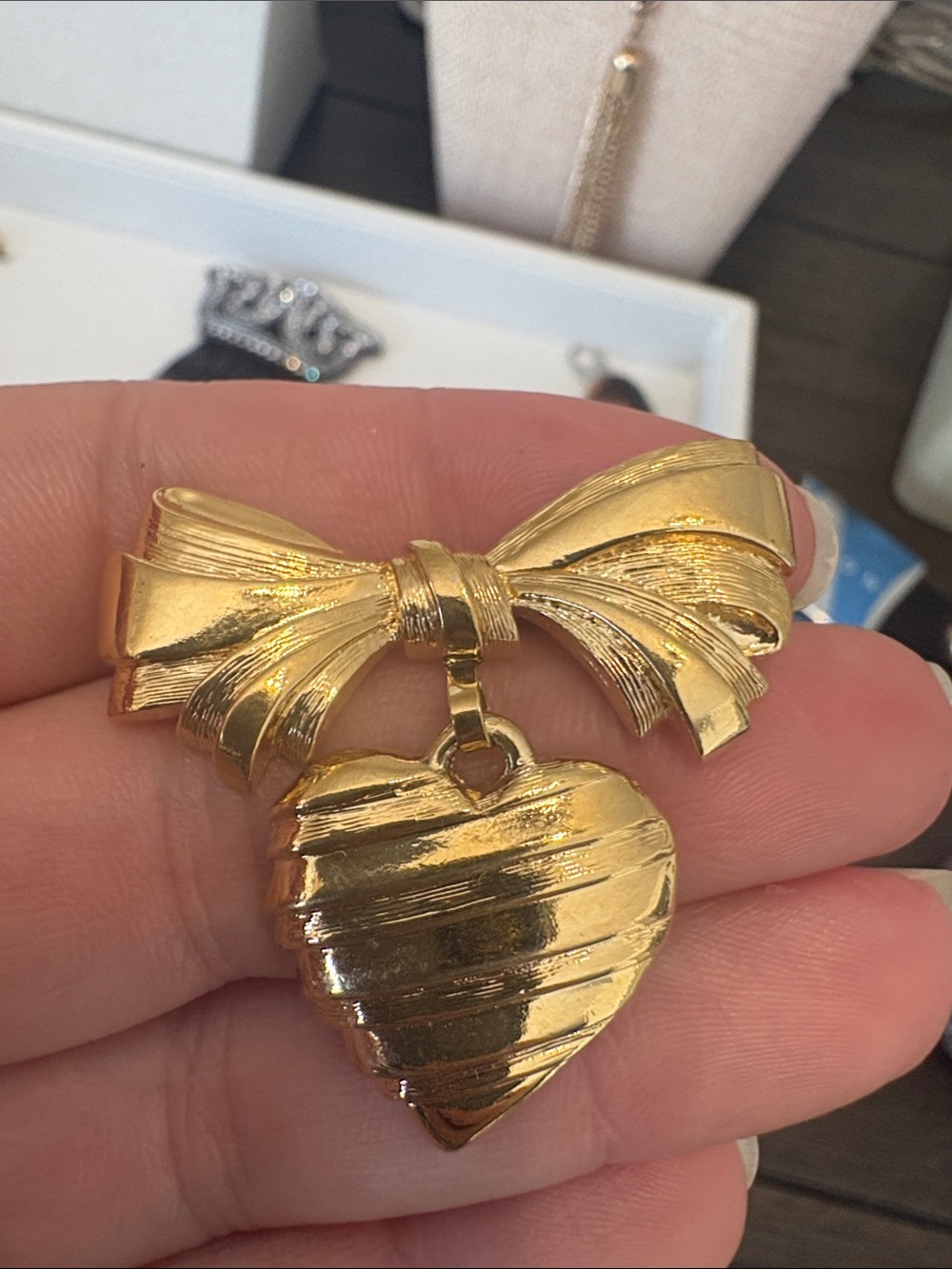 Avon I Love You Grandmother Dangle Brooch
